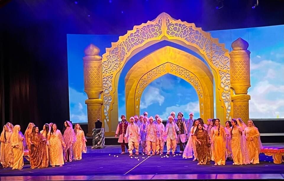 كورال صوت العاصمة بجامعة حلوان يقدم أوبريت راحت عليك