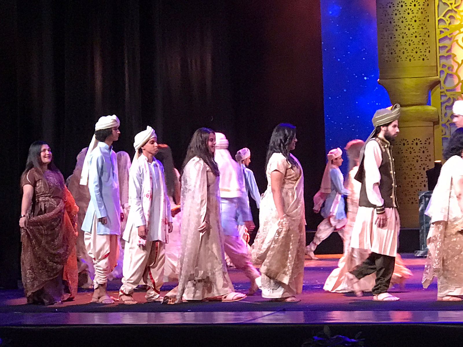 كورال صوت العاصمة بجامعة حلوان يقدم أوبريت راحت عليك