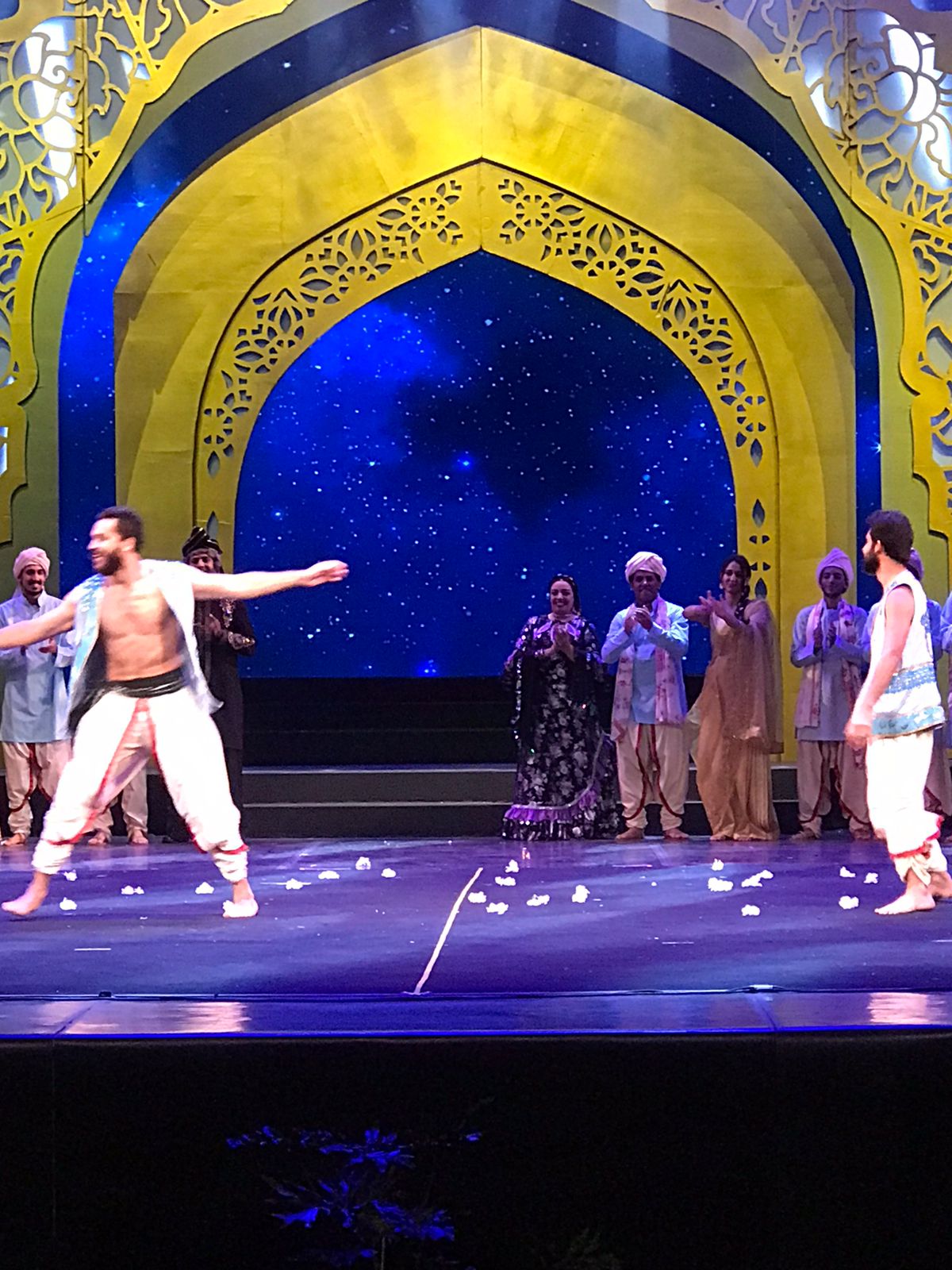 كورال صوت العاصمة بجامعة حلوان يقدم أوبريت راحت عليك