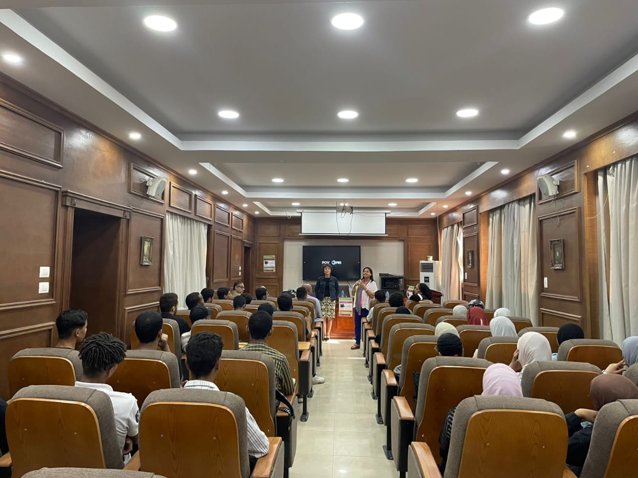 كلية الألسن جامعة الأقصر تنظم ورشة عمل 