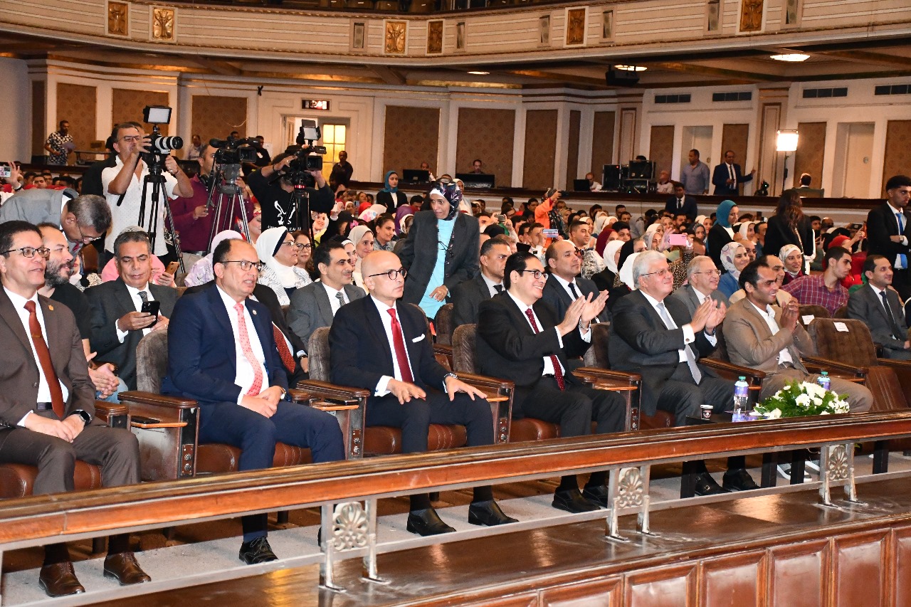 رئيس جامعة حلوان يشارك في إطلاق مبادرة 