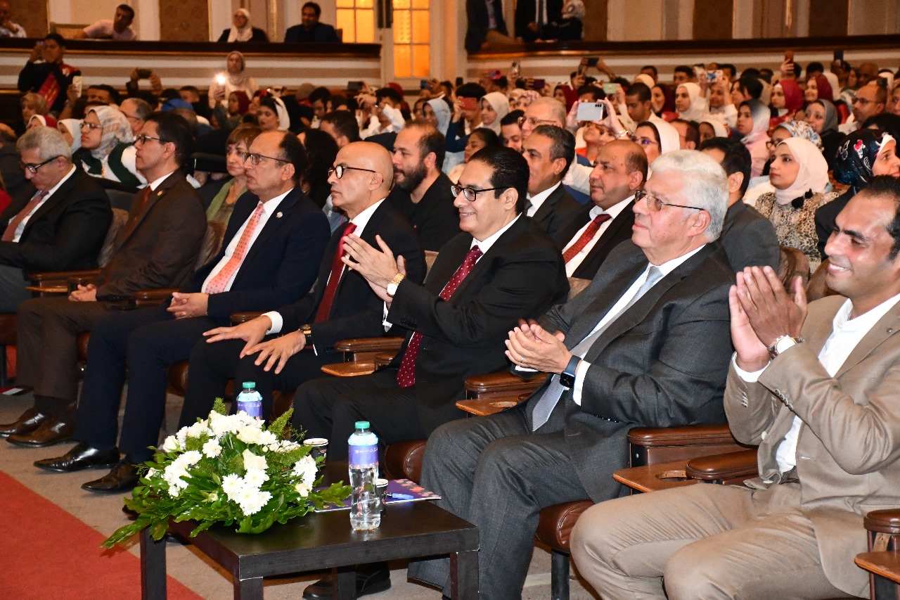 رئيس جامعة حلوان يشارك في إطلاق مبادرة 