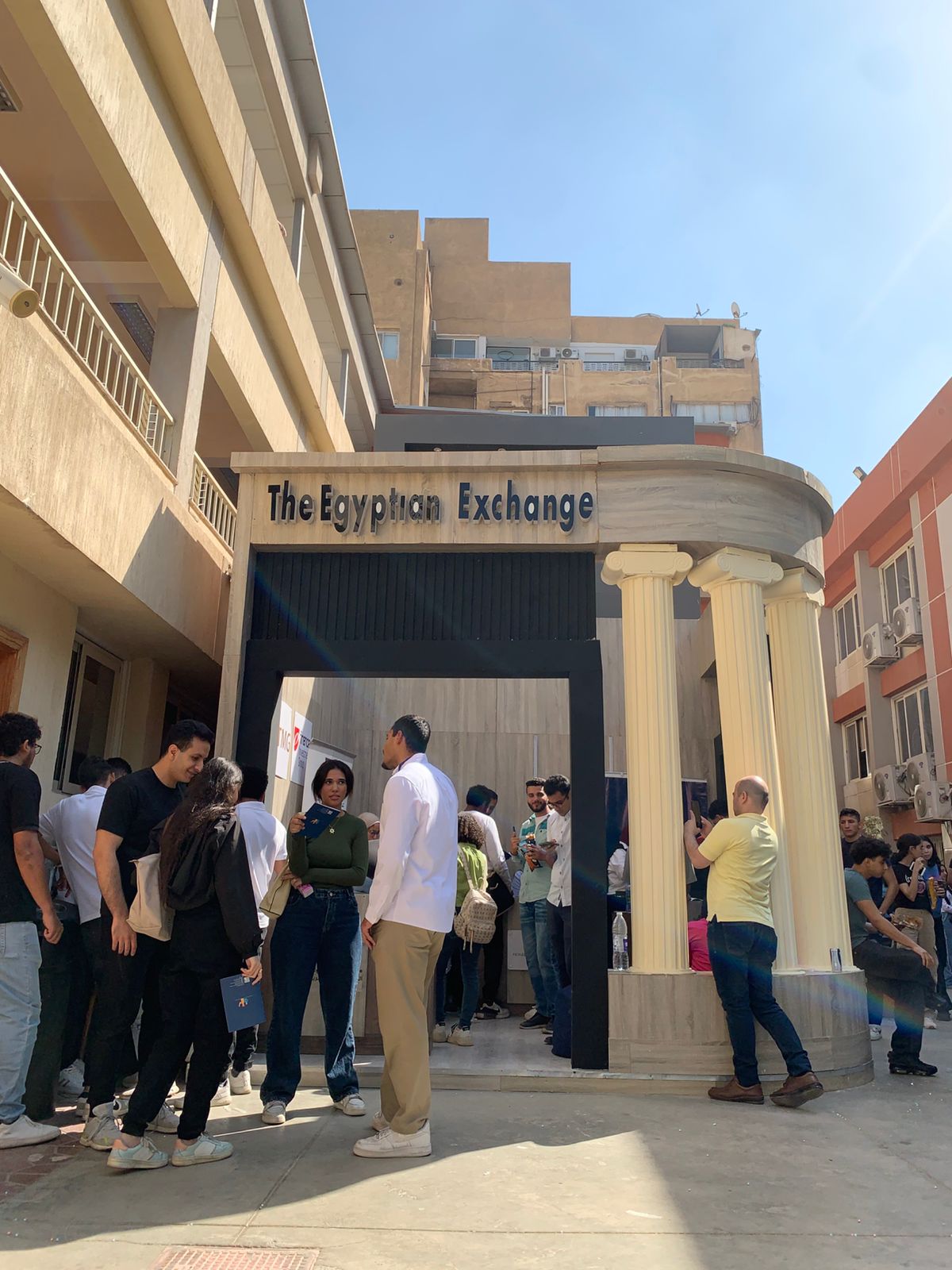 جامعة حلوان تطلق برنامج تدريبي للتوعية بالبورصة المصرية