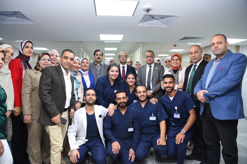 رئيس جامعة أسيوط يفتتح وحدة الاستقبال العام الجديدة بالمستشفى الجامعي