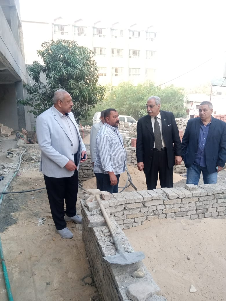 جولة مدير تعليم القليوبية لمتابعة مدارس غرب شبرا الخيمة التعليمية