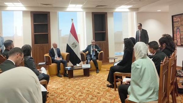 جامعة كفر الشيخ تشارك بوفد طلابي في فعالية حول السياسة الخارجية المصرية