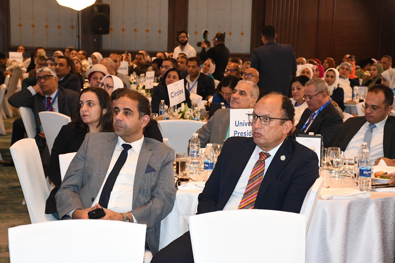 رئيس جامعة حلوان يشارك في احتفالات الذكرى 75 لهيئة 