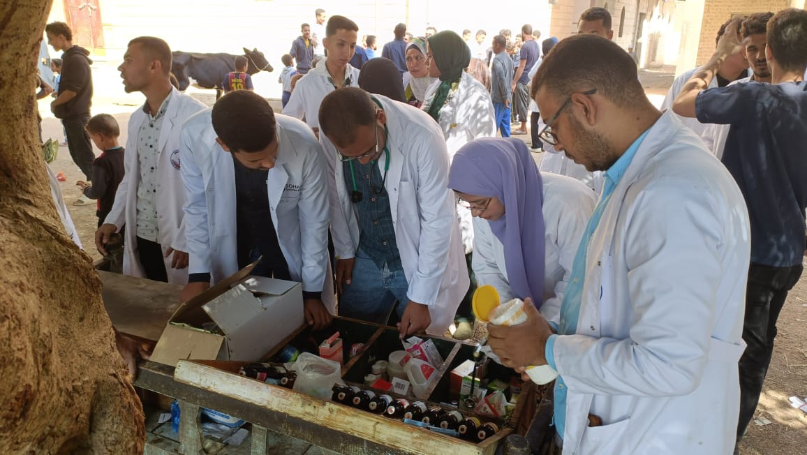 جامعة سوهاج تواصل إطلاق قوافلها البيطرية المجانية لقرية سفلاق