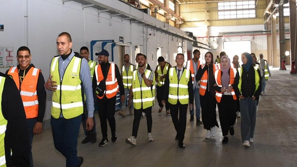 طلاب جامعة سوهاج يزورون ورش مترو الأنفاق ومركز التحكم لقطار العاصمة LRT