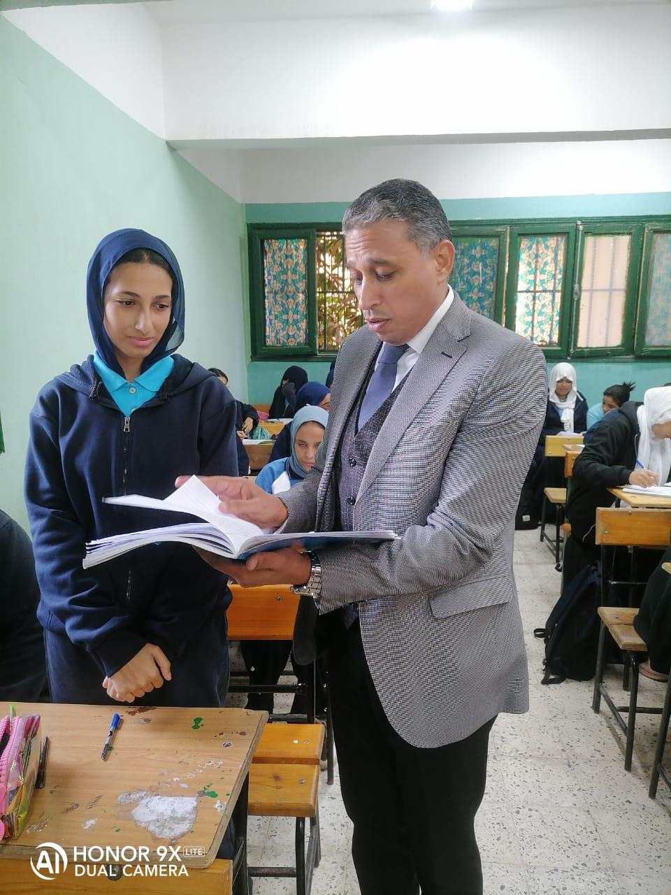 استمرار الزيارات المفاجئة لوكيل وزارة التربية والتعليم بالجيزة 