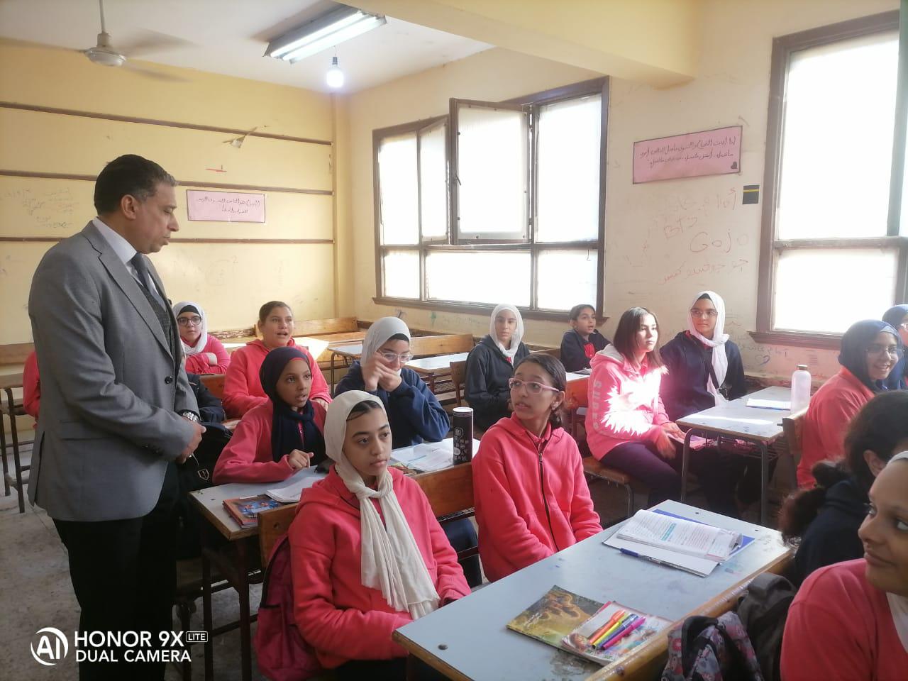 استمرار الزيارات المفاجئة لوكيل وزارة التربية والتعليم بالجيزة 