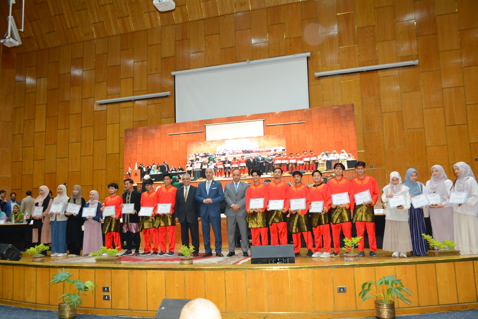 طلاب جامعة أسيوط يقدمون نموذجًا متميزًا لمحاكاة منظمة التعاون الإسلامي