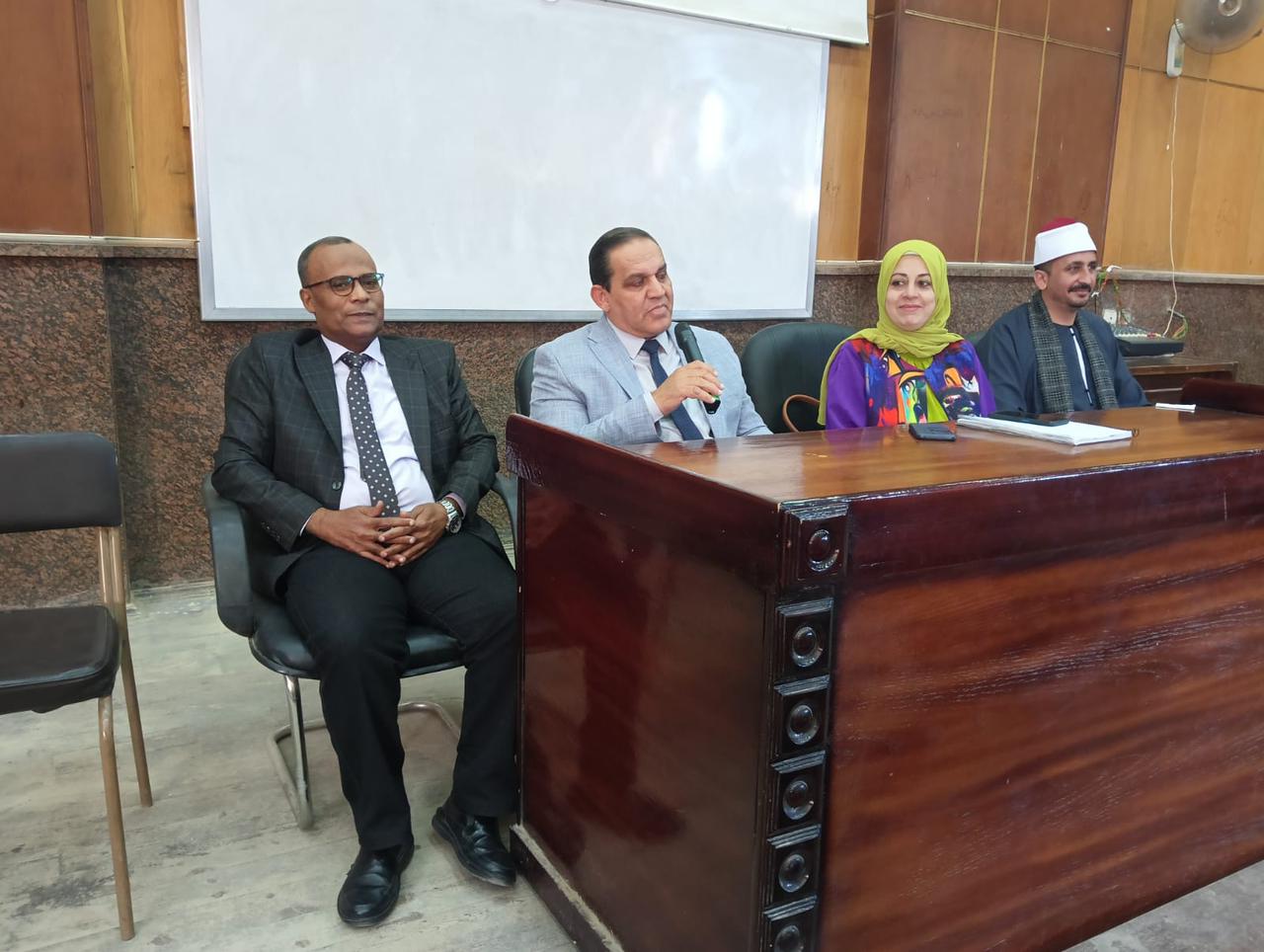 جامعة سوهاج تُكثّف جهودها للتوعية بالقضية السكانية والصحة الإنجابية