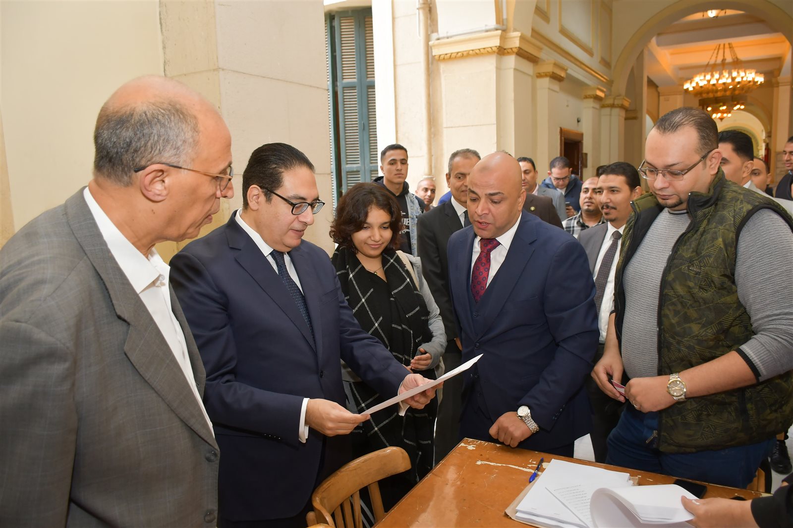 الدكتور محمد سامي عبد الصادق يجري جولة داخل كليتي الحقوق ودار العلوم