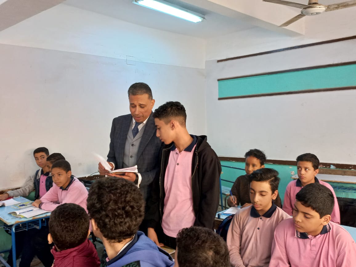 إجراءات جديدة لمدير تعليم الجيزة لتحسين التقييم المستمر في المدارس