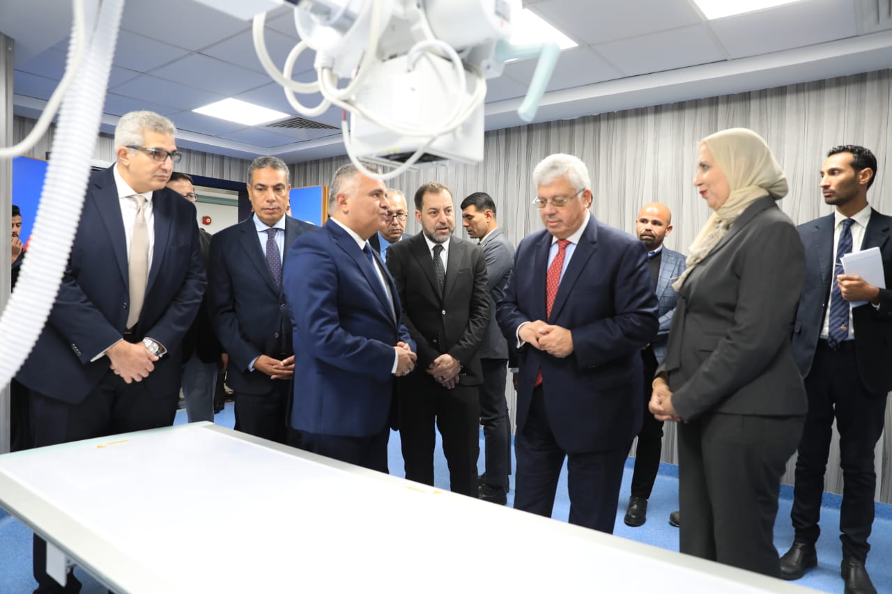 وزير التعليم العالي يفتتح مشروعات تعليمية وصحية