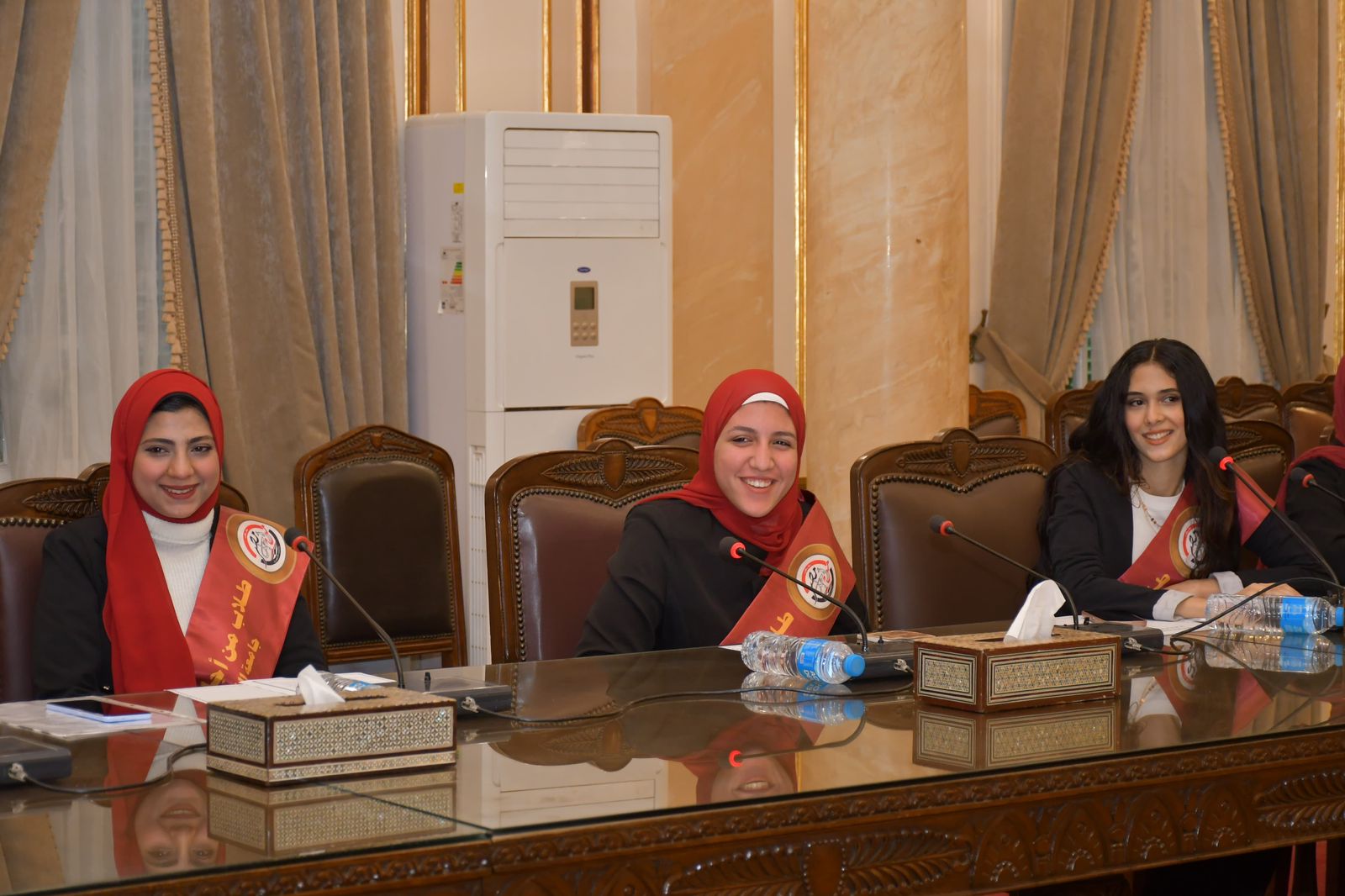 رئيس جامعة القاهرة يجتمع بمجلس اتحاد الطلاب الجديد