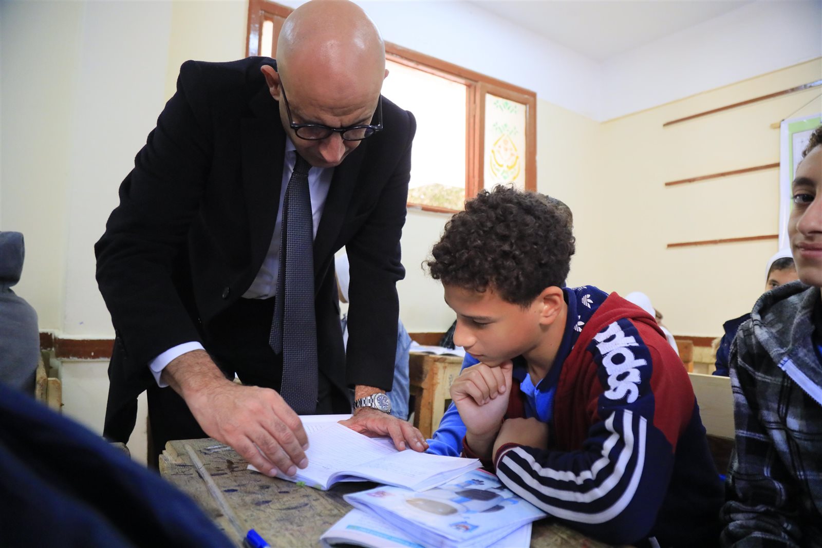 وزير التعليم يصدر أثناء زيارته لمدارس محافظة الإسماعيلية