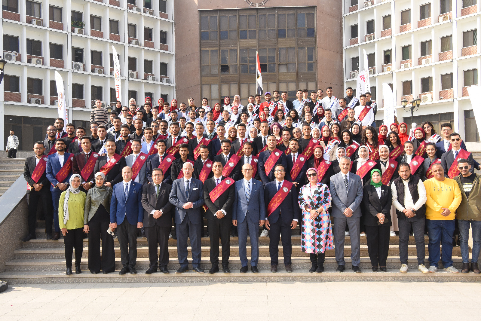 رئيس جامعة أسيوط يلتقي بمجلس اتحاد الطلاب الجديد