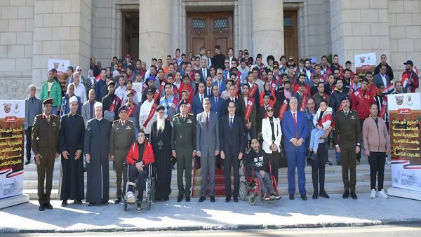 تكريم طلاب جامعة القاهرة من ذوي الهمم بشهادات التجنيد