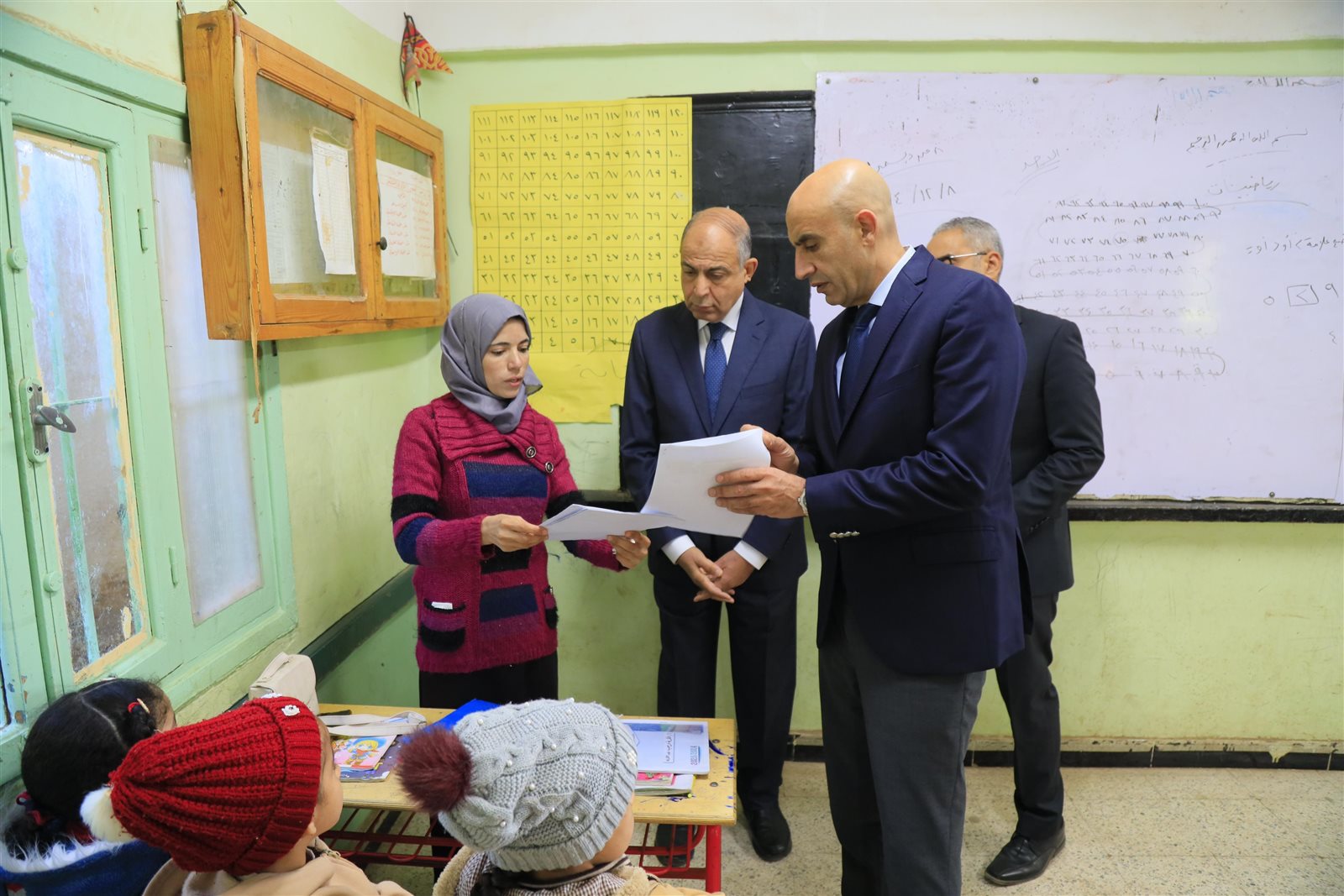 وزير التربية والتعليم ومحافظ المنيا يجريان جولة تفقدية لعدد من المدارس 