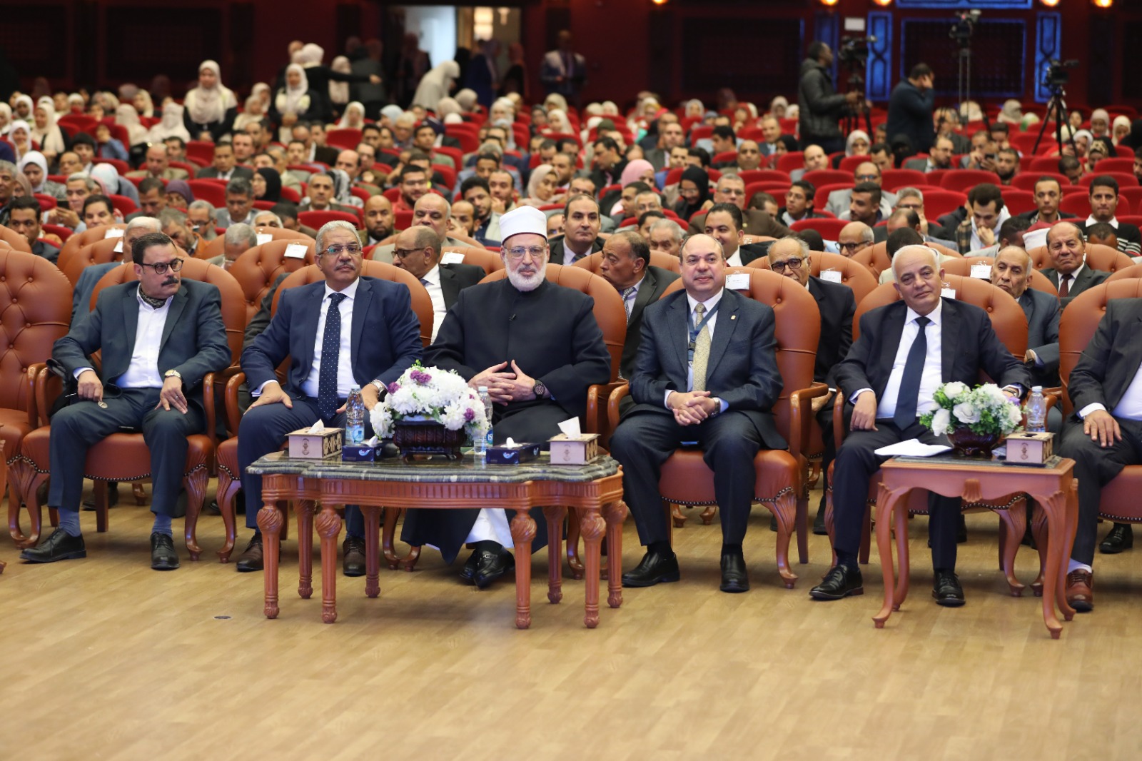 رضا حجازي يستعرض مخاطر وتحديات الذكاء الاصطناعي بجامعة الأزهر