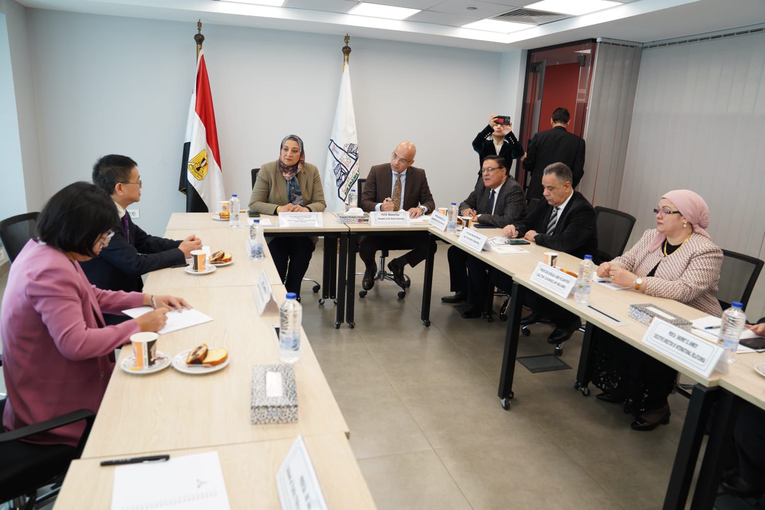 جامعة عين شمس تناقش سبل التعاون مع جامعة تسينغخوا الصينية