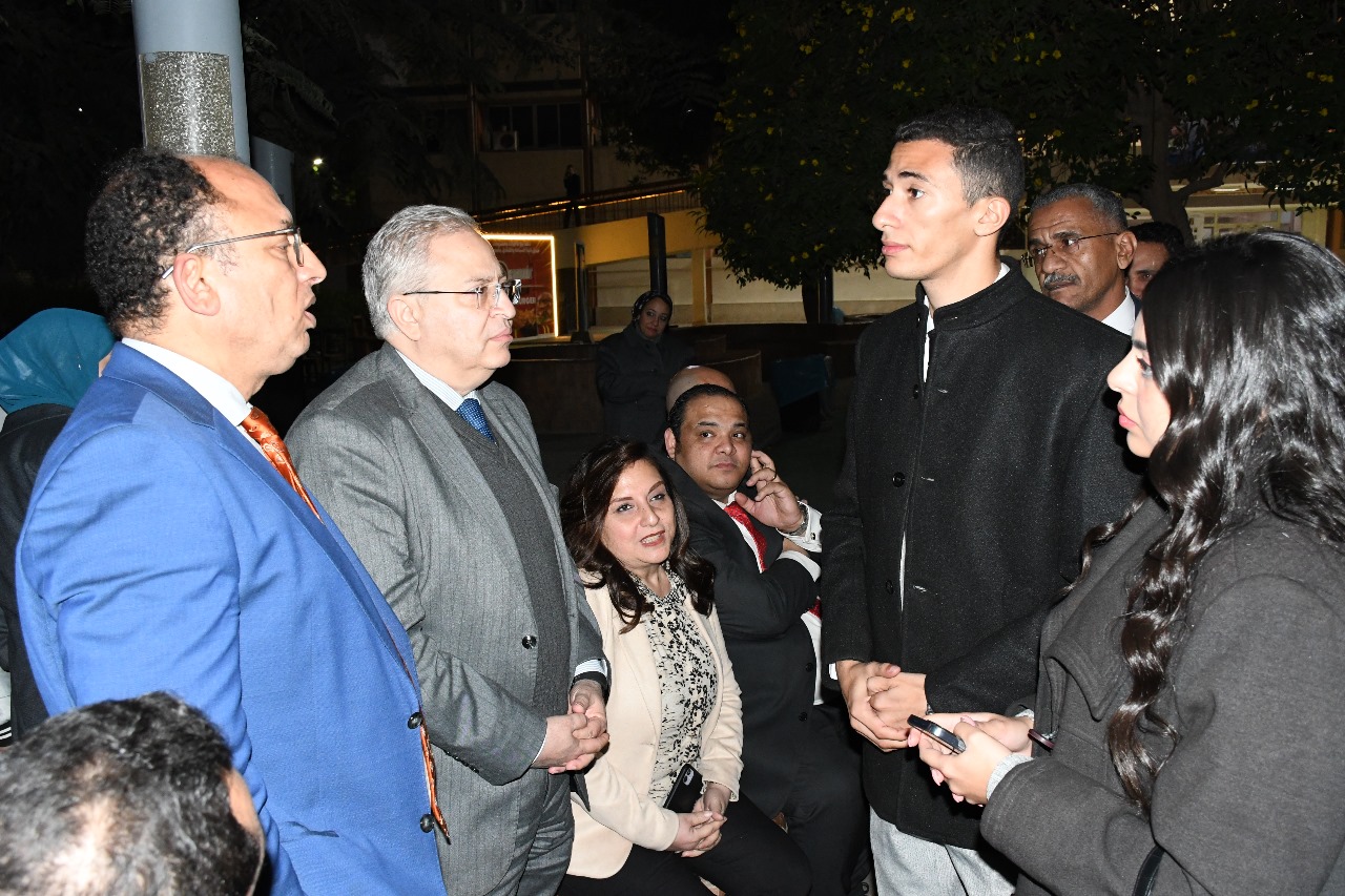 لقاء ودي يجمع رئيس جامعة حلوان بمجلس اتحاد الطلاب في أجواء أسرية