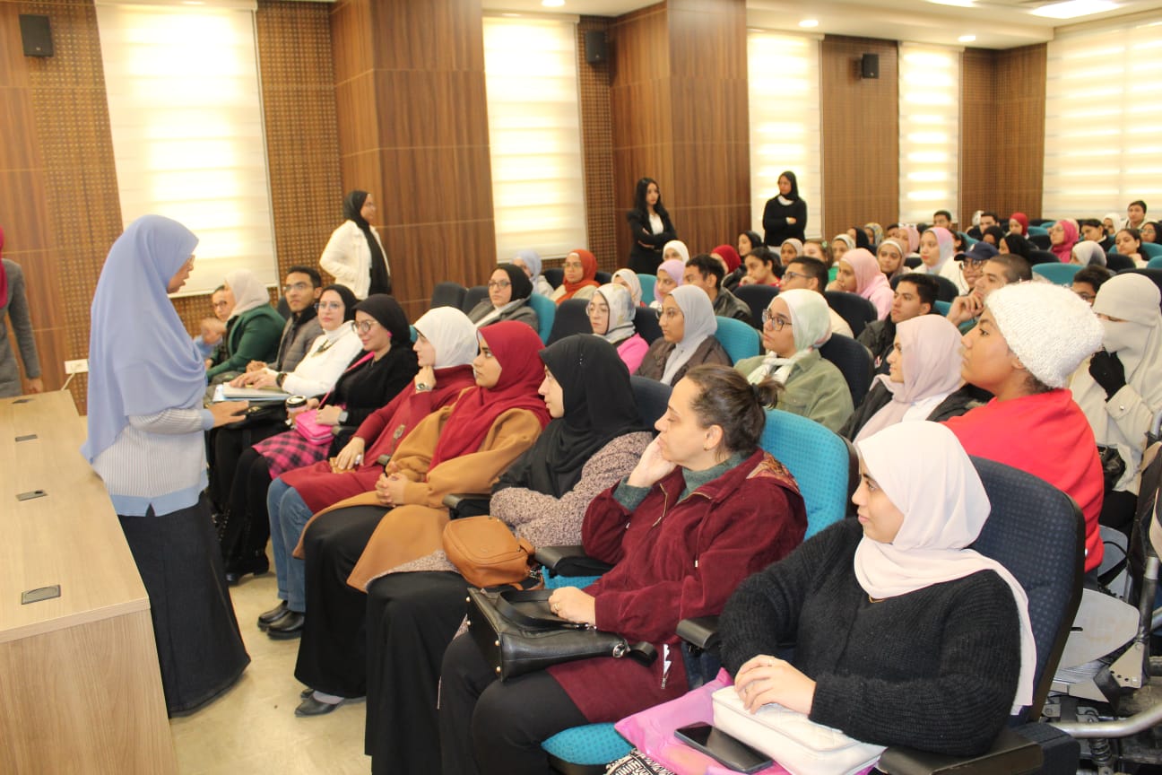 جامعة عين شمس تنظم ورشة عملية للتعامل مع الأزمات الصحية الطارئة بكلية الإعلام