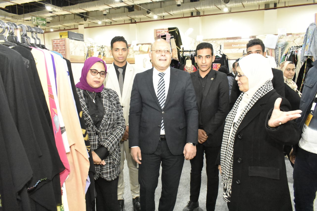 جامعة سوهاج تشارك بإبداعات تراثية مميزة في معرض تراثنا