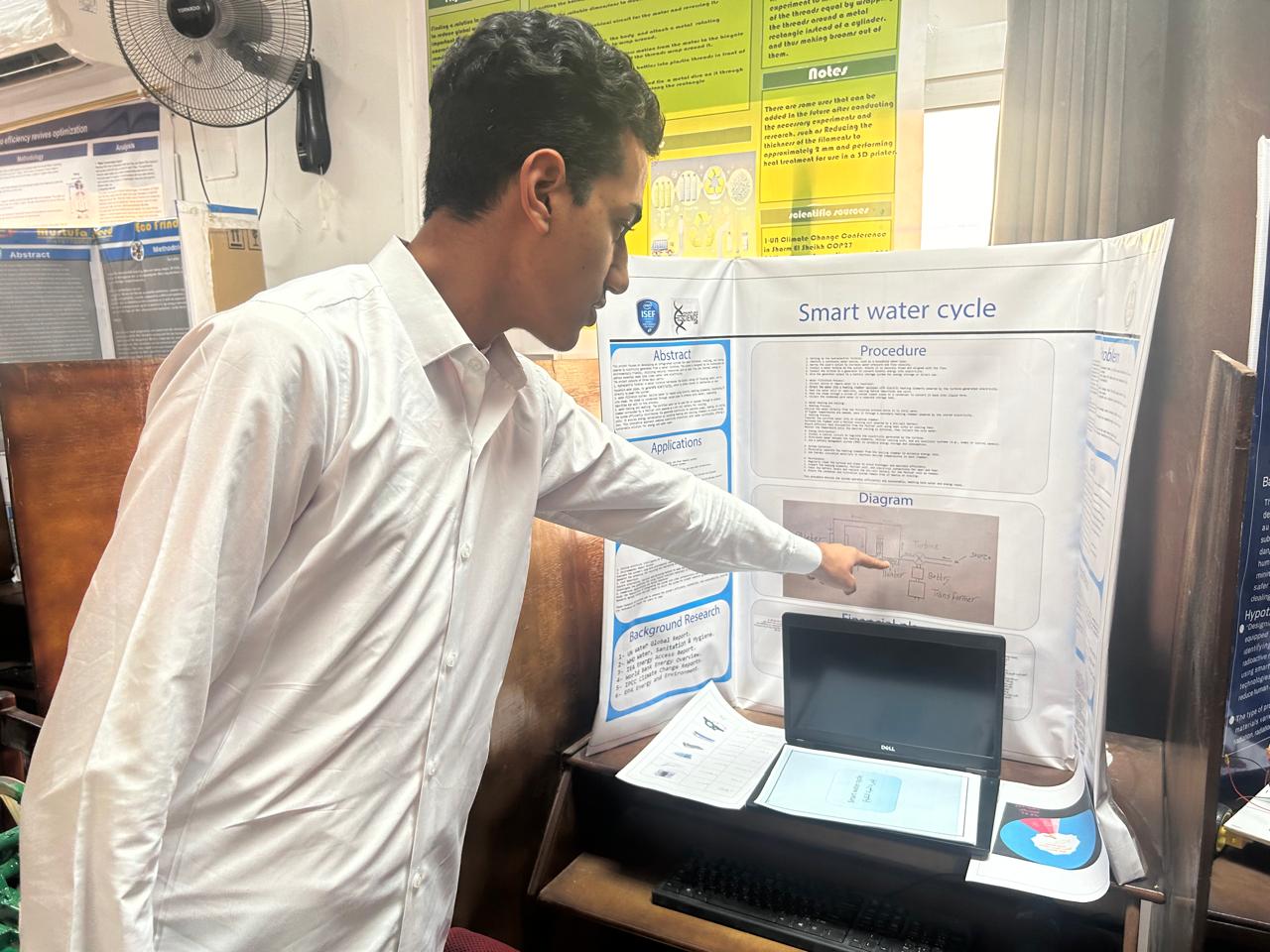 وكيل تعليم مطروح تتفقد معرض العلوم والتكنولوجيا ISEF 