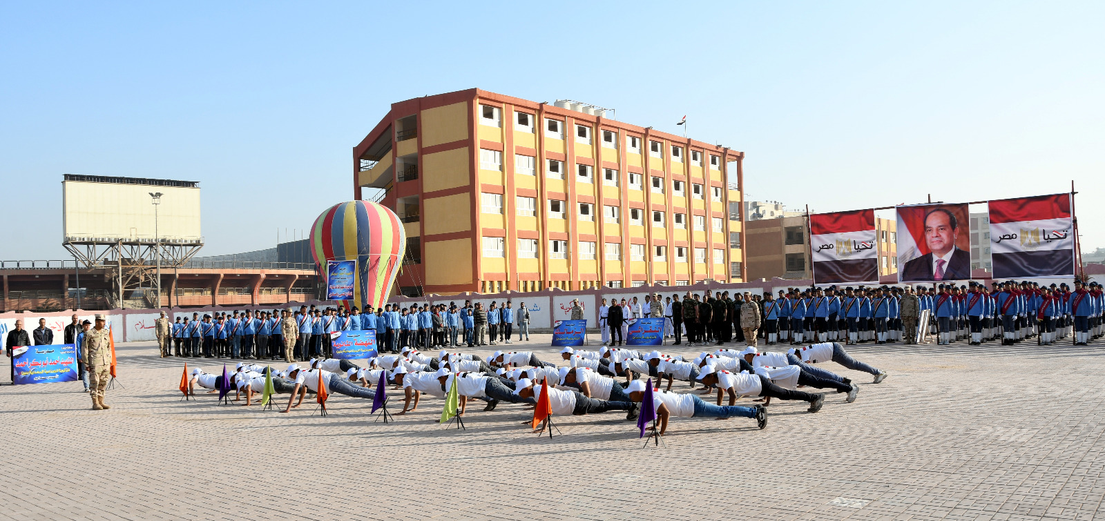 زيارة ميدانية بتنظيم قوات الدفاع الشعبى والتربية والتعليم لمدرسة الشهيد أحمد أبوبكر العسكرية