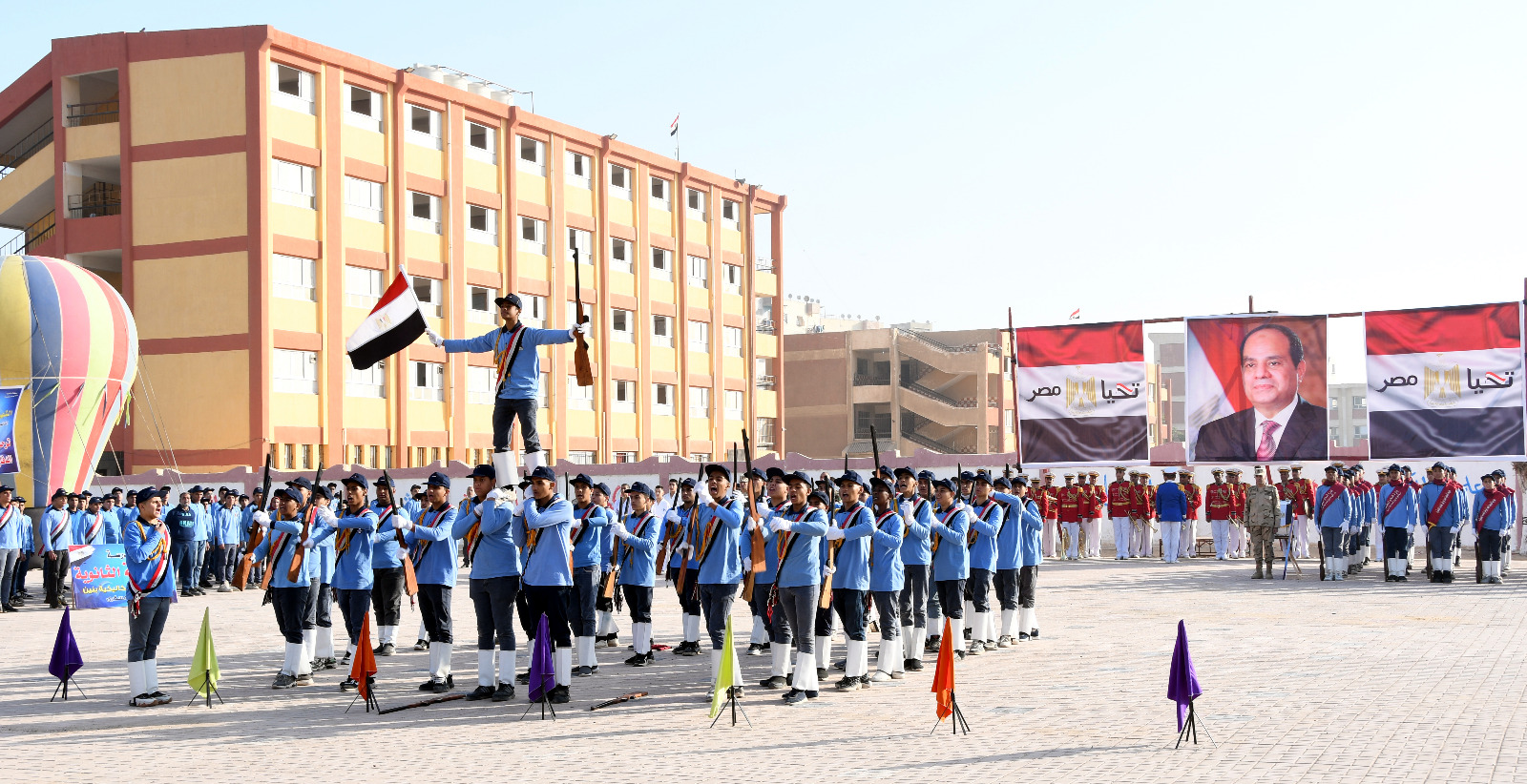 زيارة ميدانية بتنظيم قوات الدفاع الشعبى والتربية والتعليم لمدرسة الشهيد أحمد أبوبكر العسكرية