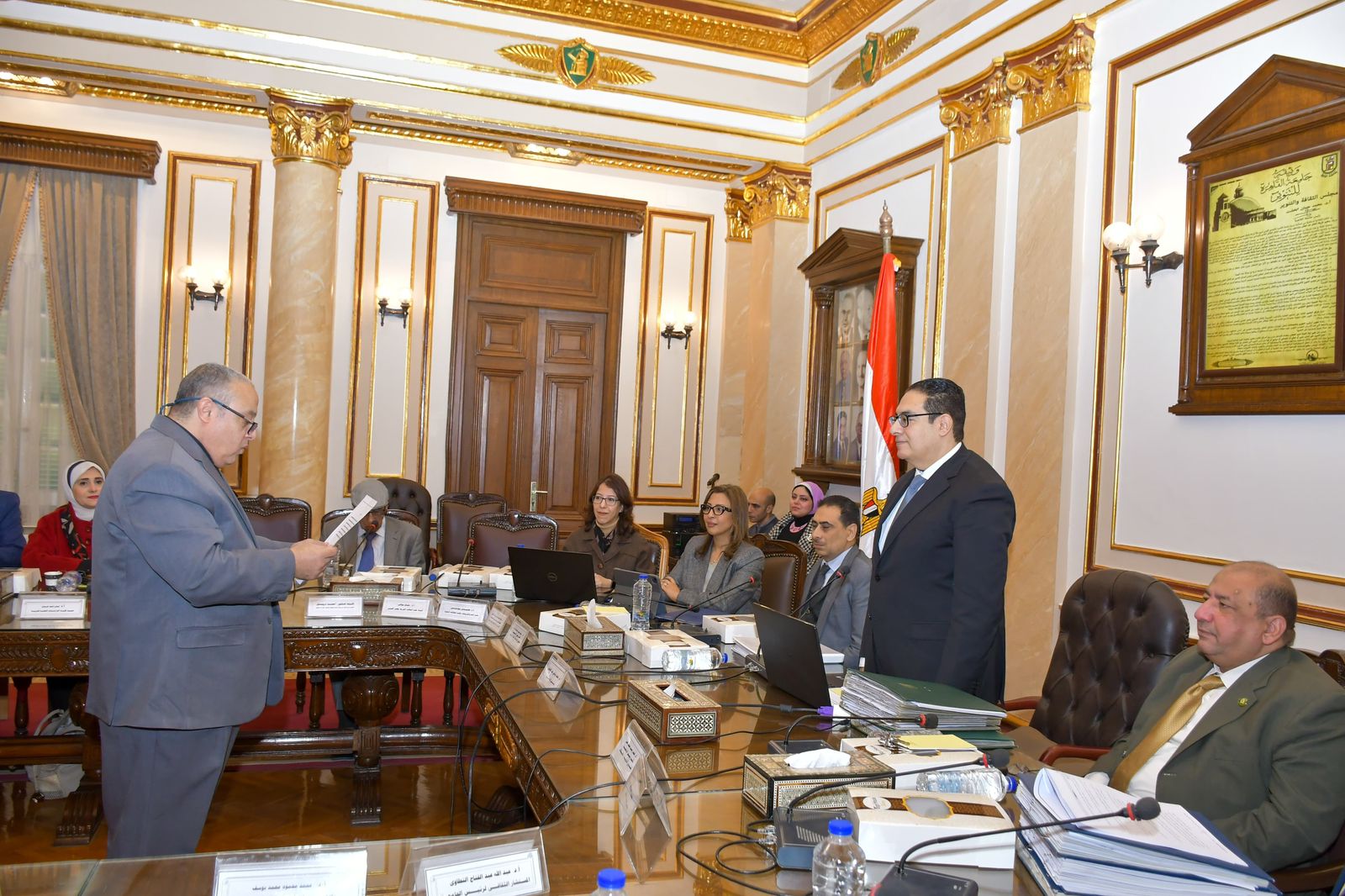 رئيس جامعة القاهرة بعلن قرارات هامة واستراتيجيات مستقبلية في اجتماع المجلس الشهري