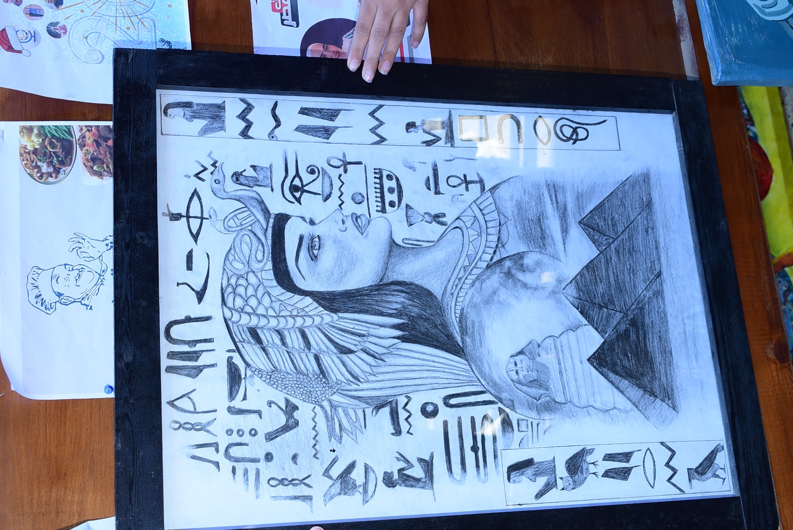 إبداعات طلابية تتألق في مهرجان فكرة ولون في جامعة سوهاج