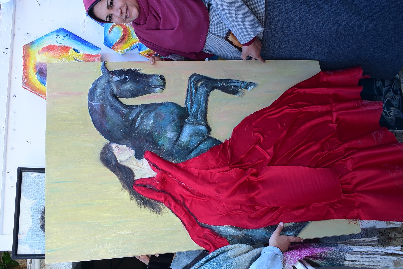 إبداعات طلابية تتألق في مهرجان فكرة ولون في جامعة سوهاج