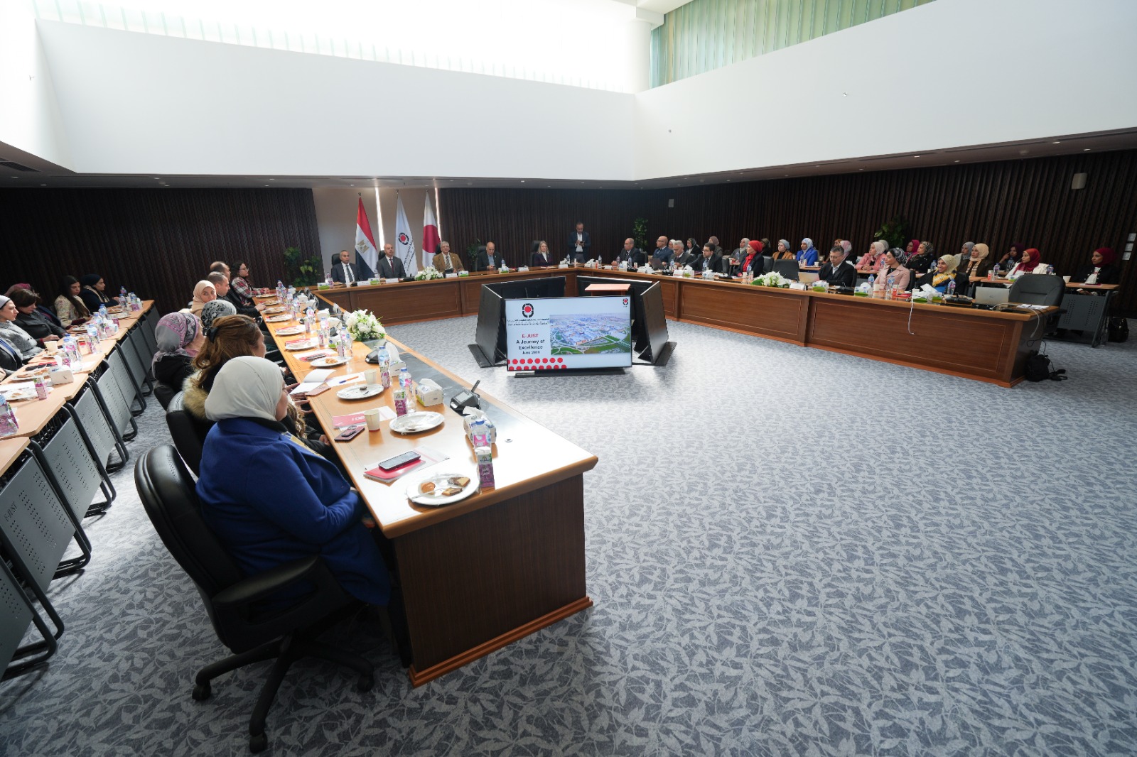 الجامعة المصرية اليابانية تستضيف وفد برنامج المرأة تقود لدعم المرأة المصرية