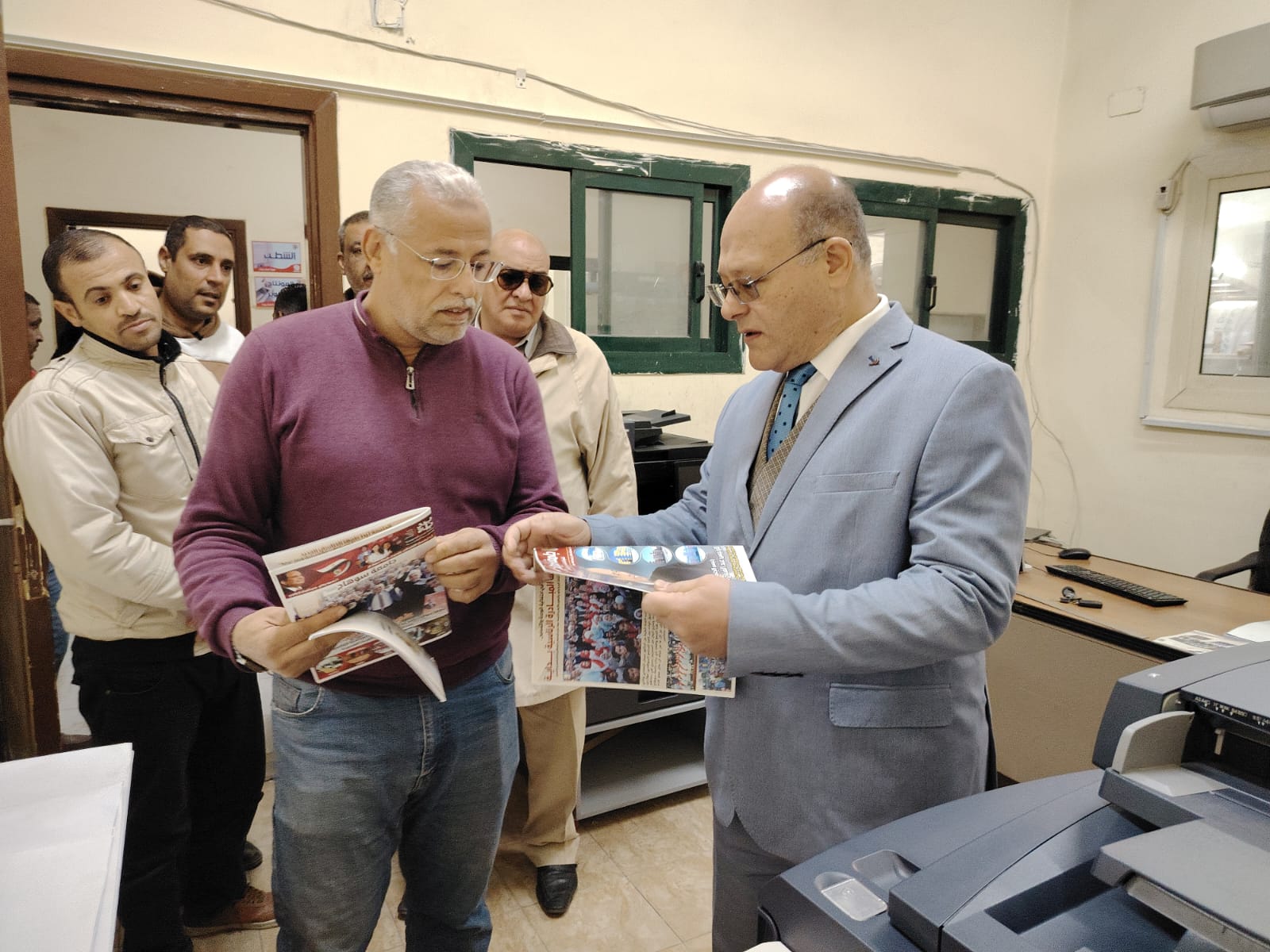 رئيس جامعة سوهاج يتفقد ورش الصيانة والمطبعة لتعزيز الأداء وتحسين الموارد