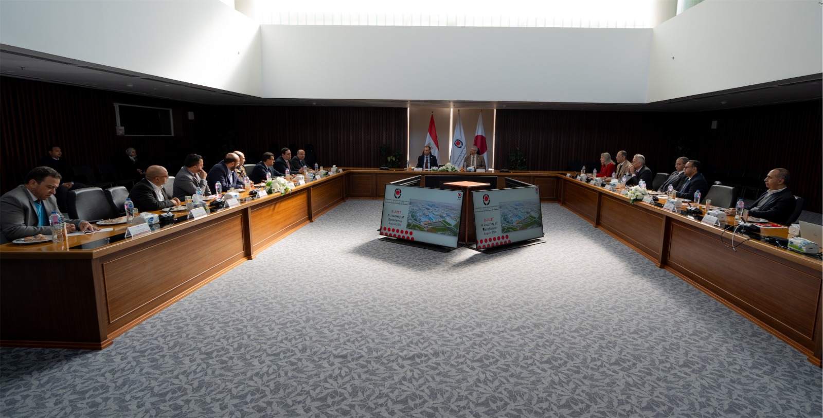 تعاون مثمر بين الجامعة المصرية اليابانية وشركة أبو قير للأسمدة لتعزيز الابتكار الصناعي