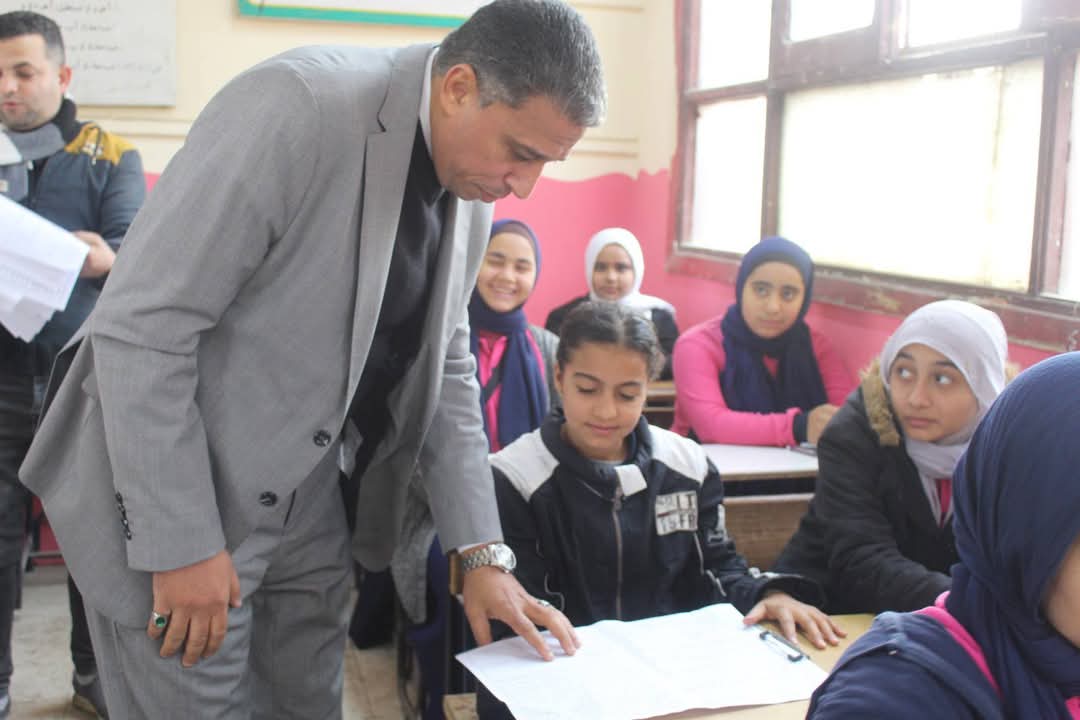 وكيل أول وزارة التربية والتعليم بالجيزة يقود جولة تفتيشية 
