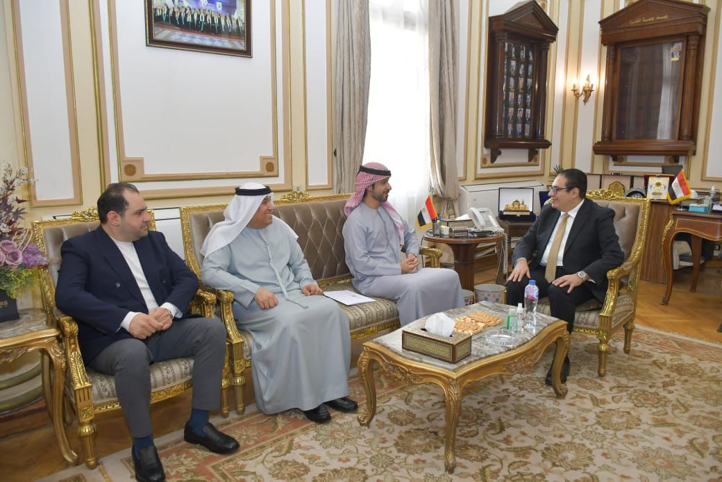 تعزيز التعاون الأكاديمي بين جامعة القاهرة ودولة الإمارات