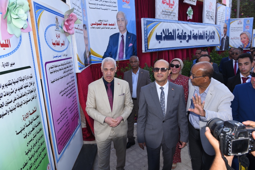 جامعة أسيوط تستعرض تقريرًا عن أنشطة طلابية متميزة لتعزيز الوعي والثقافة