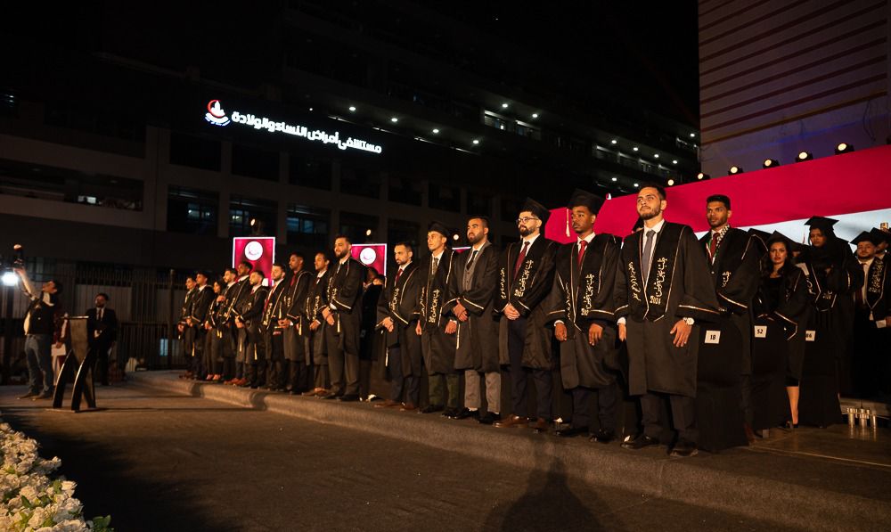 جامعة عين شمس تحتفل بتخريج دفعة 2024 من الطلاب الوافدين في حفل مميز