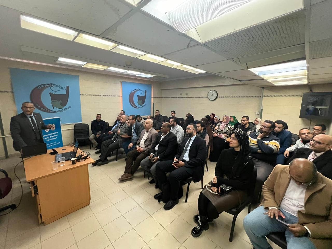 جامعة سوهاج تنظم ورشة عمل متخصصة حول المشيمة المتقدمة والملتصقة