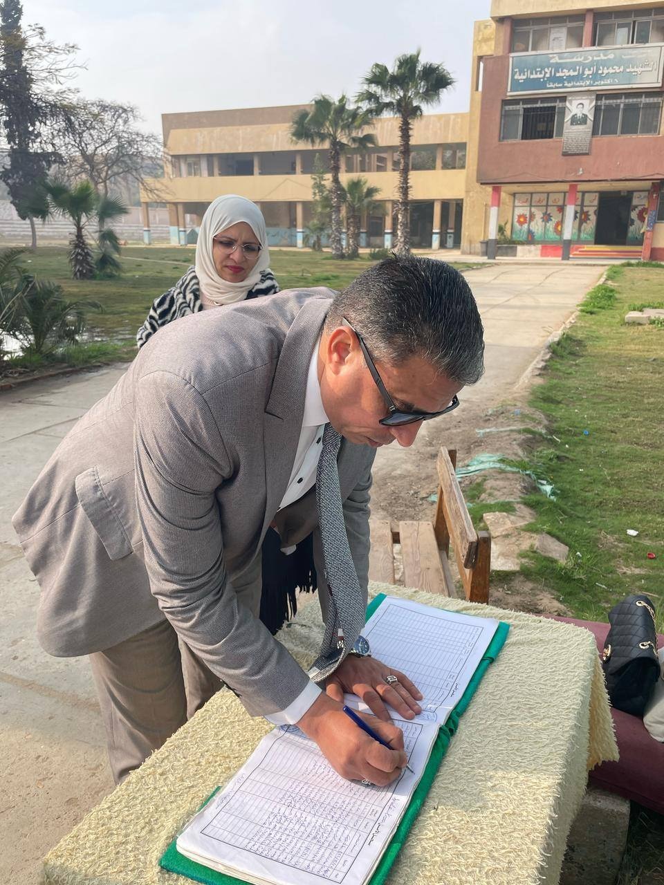 مدير تعليم الجيزة يضع خطة محكمة لانطلاقة قوية للفصل الدراسي الثاني