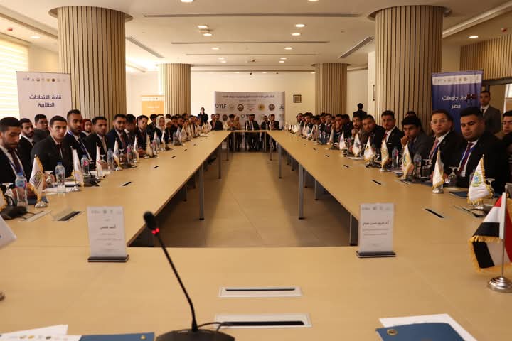 طلاب جامعة الأقصر يشاركون في ختام ملتقى قادة الاتحادات الطلابية