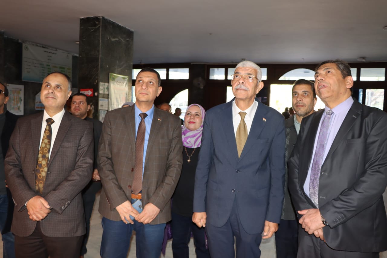 جولة تفقدية لرئيس جامعة المنوفية بكلية العلوم