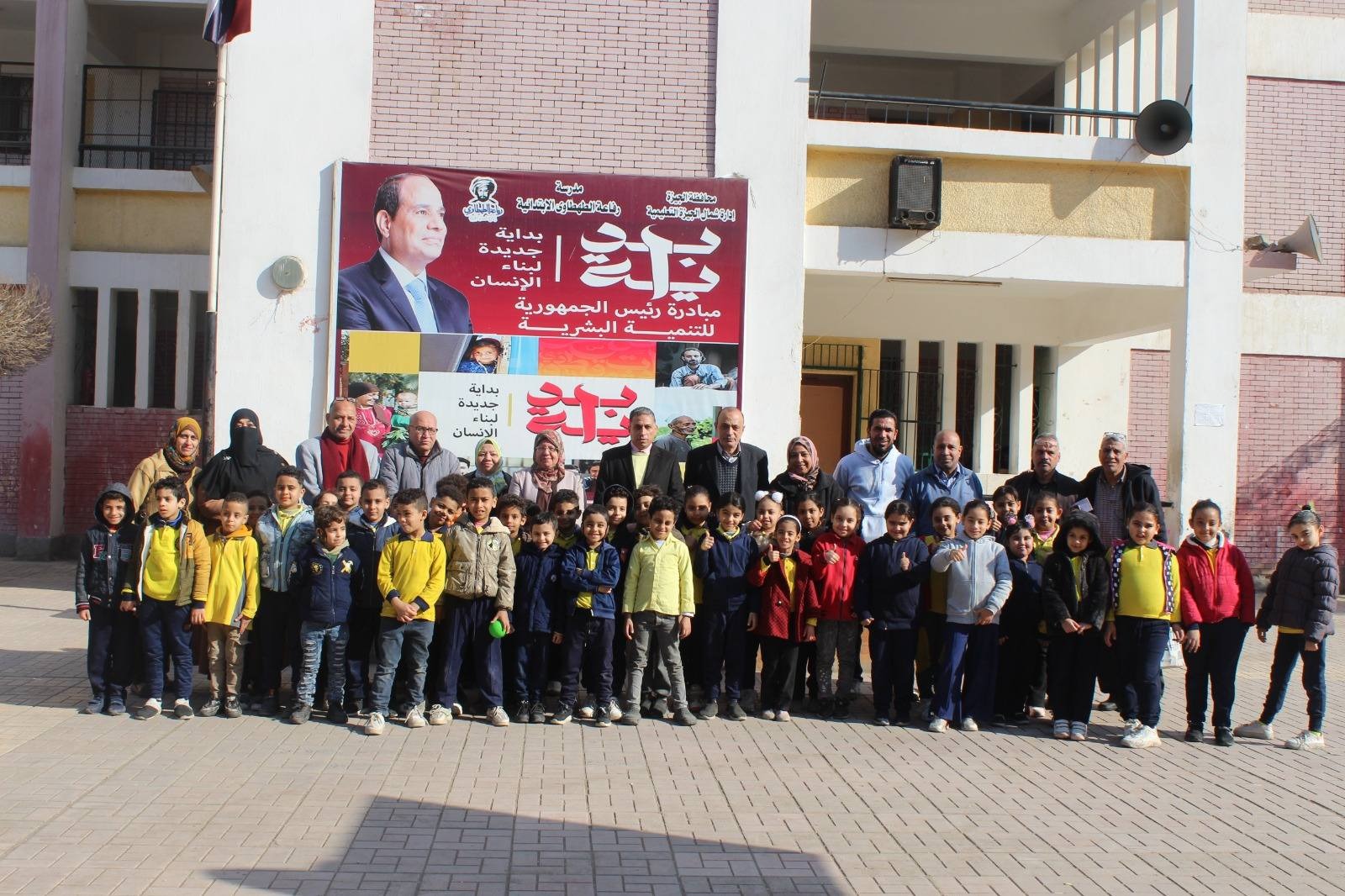 مدير تعليم الجيزة يتابع الانضباط المدرسي