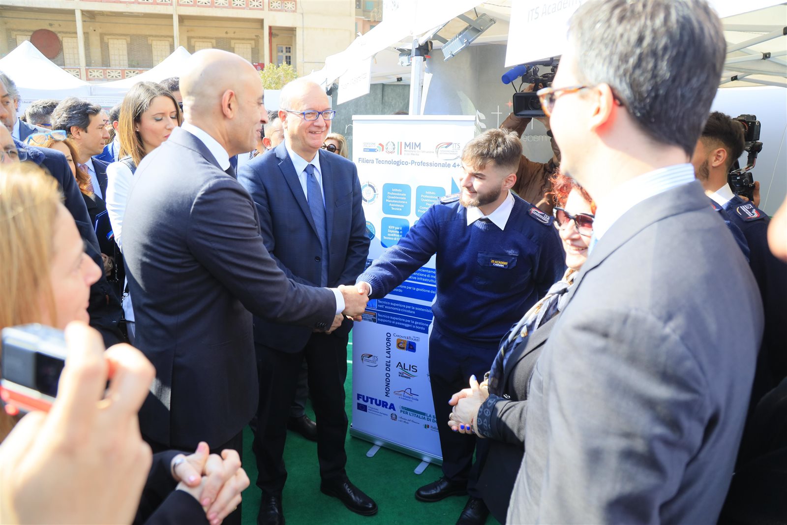 وزير التربية والتعليم ونظيره الإيطالي يفتتحان القرية الإيطالية بمعهد السالزيان دون بوسكو