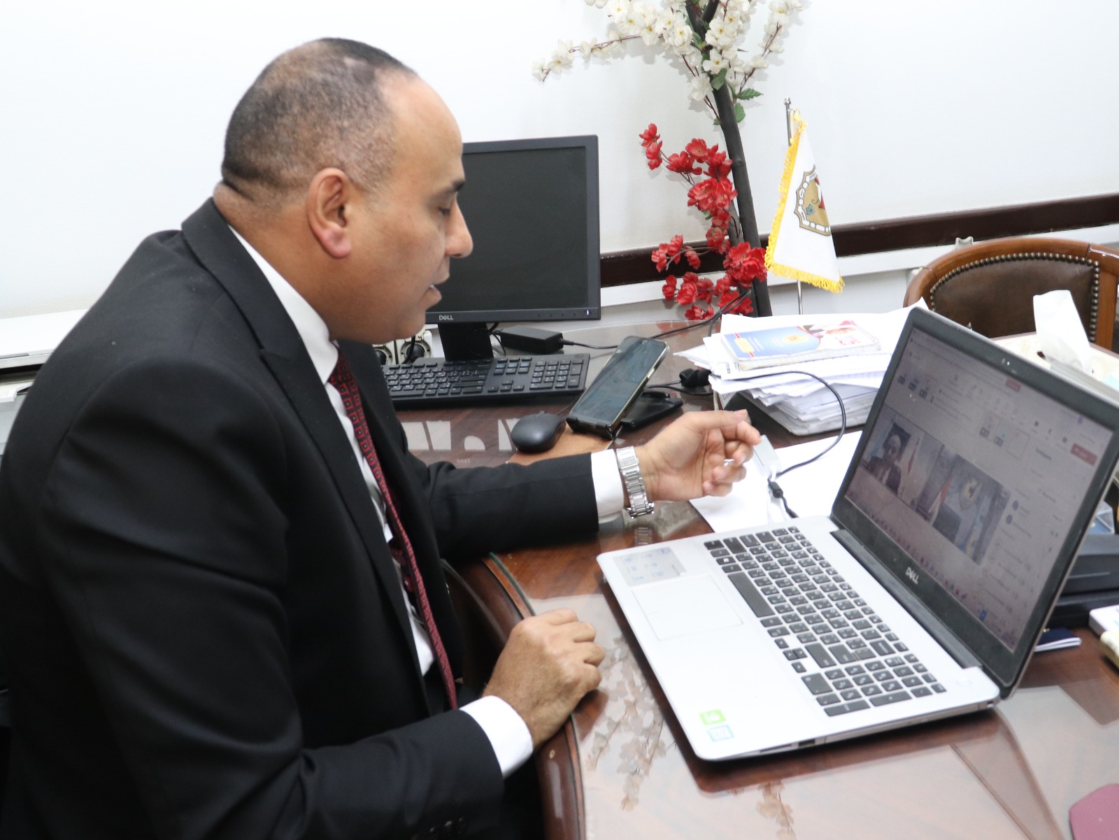 جامعة سوهاج تواصل جهودها في محو أمية 500 طالب وطالبة 